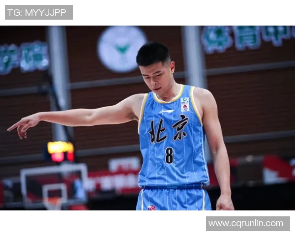 方硕的篮球之路：从青涩少年到CBA明星的奋斗历程与心路历程