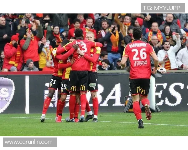 法乙联赛精彩对决朗斯主场迎战奥兰斯争夺三分 法乙联赛精彩对决朗斯主场迎战奥兰斯争夺三分