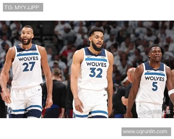 清水鼓与大阪樱的激烈对决展现足球魅力与团队精神 清水鼓与大阪樱的激烈对决展现足球魅力与团队精神